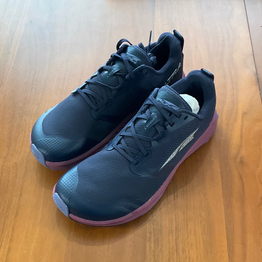 Altra superior 7 Women's Navy and Purple Athletic Shoes